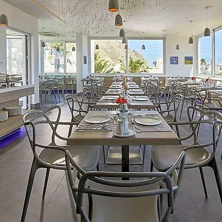 Kouros Village Santorini Hotel