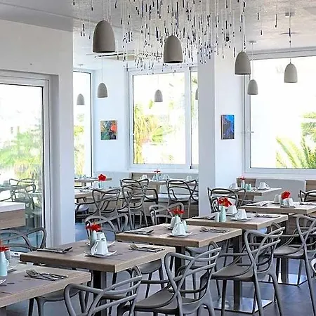 Kouros Village Santorini Ξενοδοχείο 4*